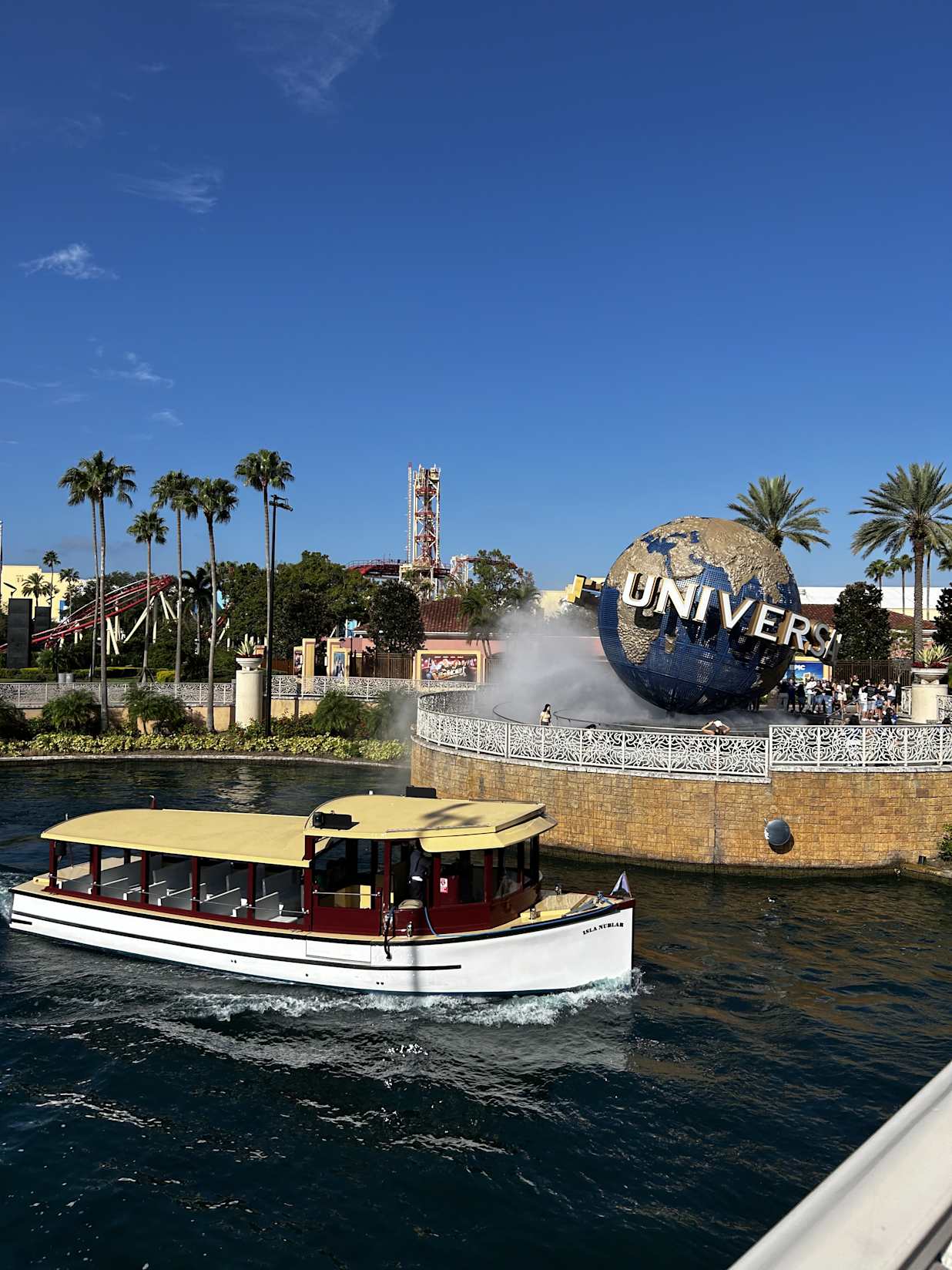 Universal globe sign in Orlando